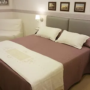 Couette-café Guantai 30, Naples